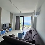 Blue Horizon And Seaside Serenity Apartment