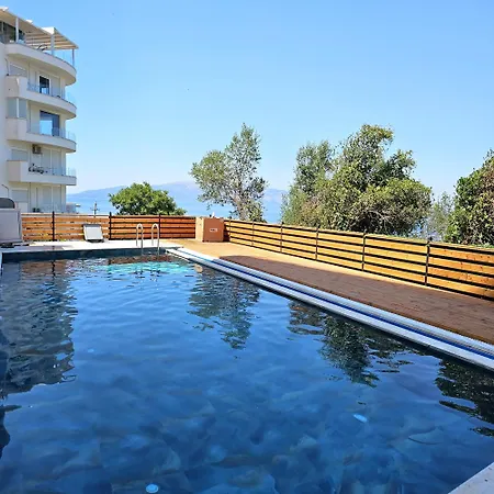 Blue Horizon And Seaside Serenity *