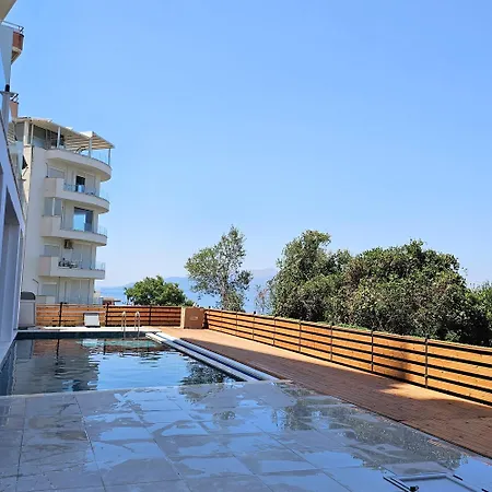 Blue Horizon And Seaside Serenity *