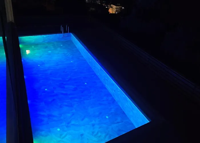 Blue Horizon And Seaside Serenity アパート